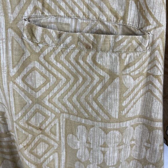 Address Unknown Shirt Mens Large Tan Floral Leaf Button Up Hawaiian - Picture 3 of 4